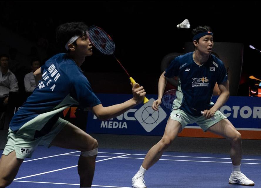 首次征战世, AwO, 金元浩